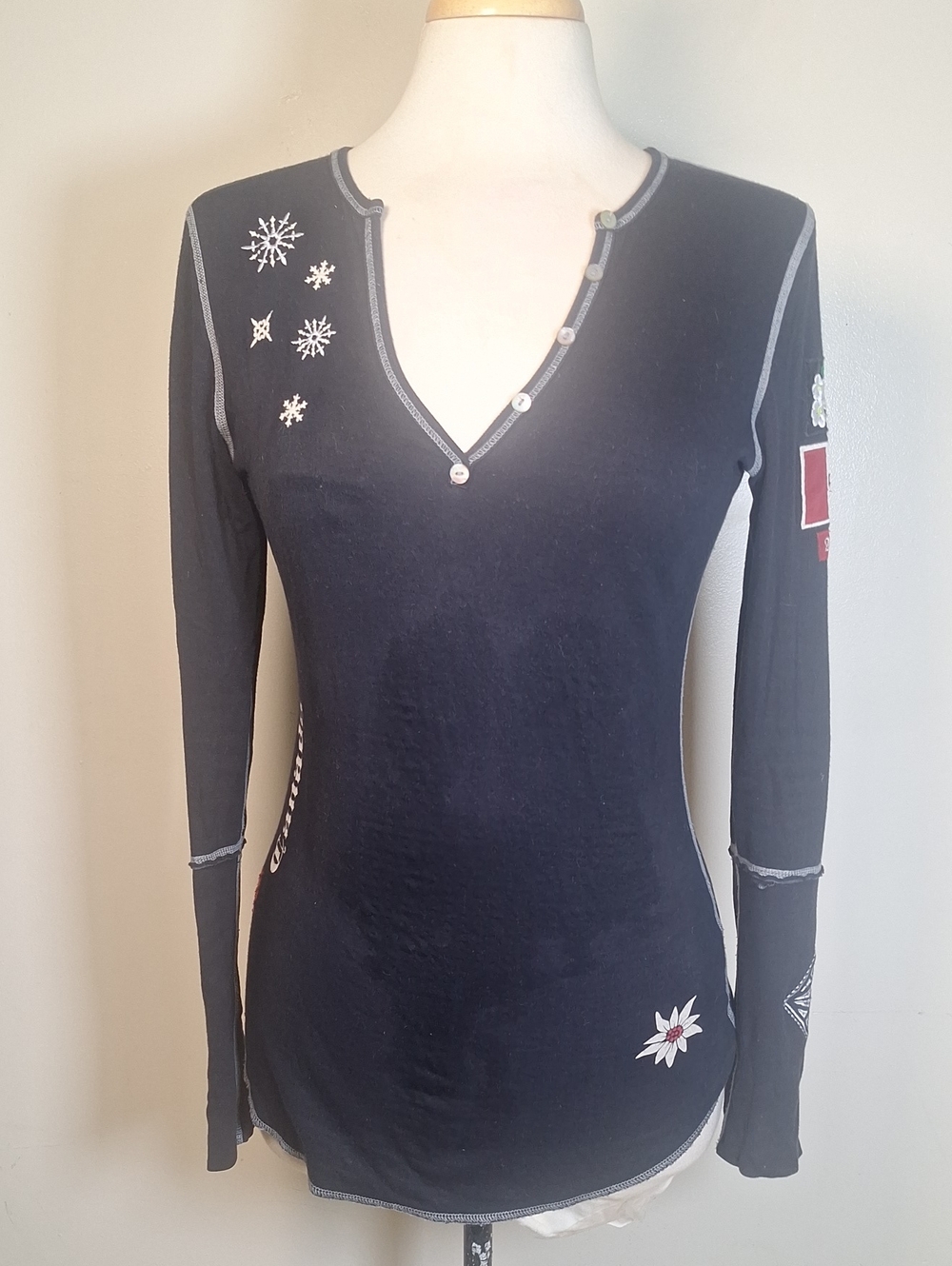 Alp N Rock Mont-Tremblant Canada Après Ski Henley Thermal Top - Picture 3 of 9